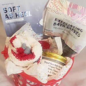 Spa Gift Set Organic Body Scrub, Heel Masks, Plush Socks, Exfoliating Gloves